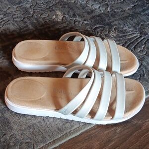 EMU AUSTRALIA SANDALS SIZE 6
